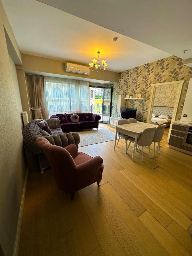 Venezia Mega Shopping Mall, Istanbul, Luxury,balcony Provincia di Istanbul